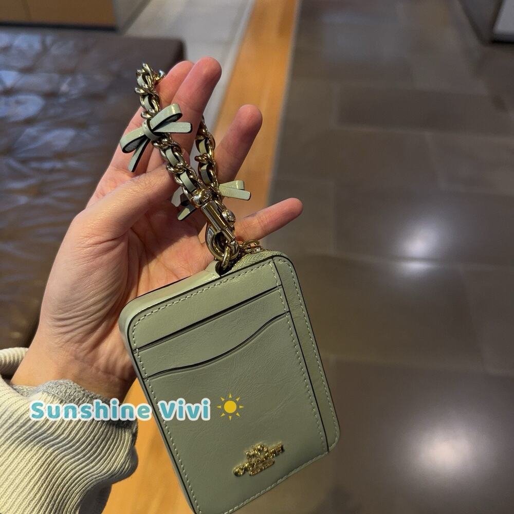 NWT Coach Zip Card Case With Bows CEC13 crinkle leather LIGHT PISTACHIO - Picture 7 of 7